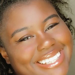 Meet your Posher, Kaya